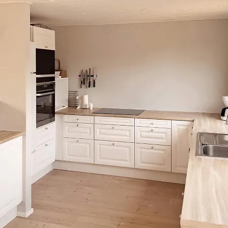 Three-bedroom Holiday In 83 בית נופש